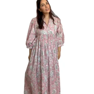 Shakti dress, Color rosa con flores