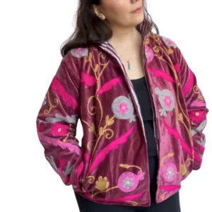 Lakshmi Jacket. Color frambuesa con flores