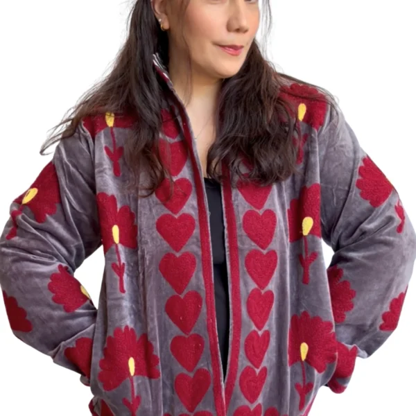 14 Lakshmi Jacket. Color gris con corazones y abanicos