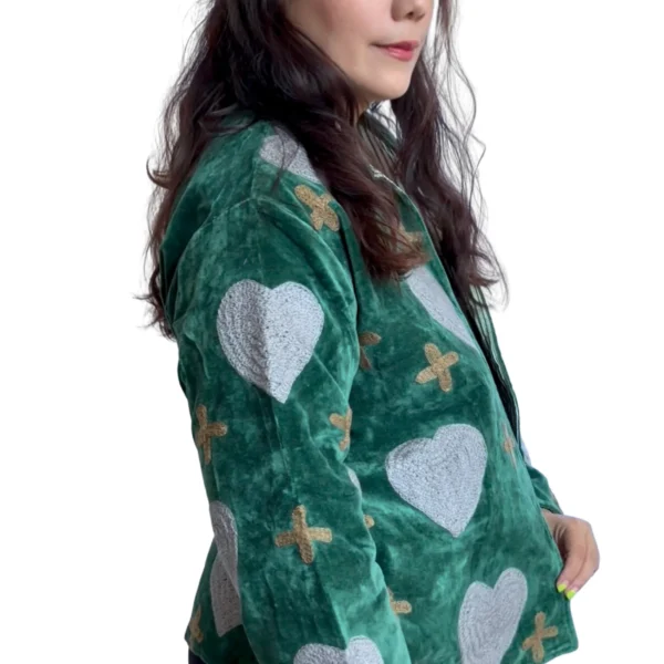 2 Lakshmi Jacket. Color verde pino con corazones