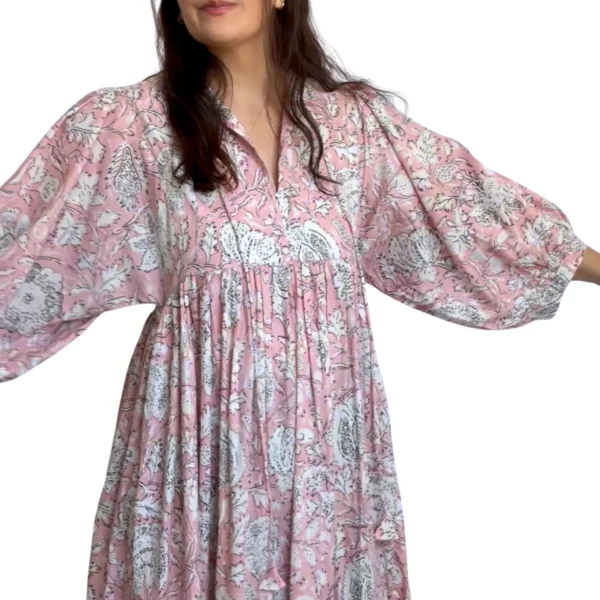 3 Shakti dress, Color rosa con flores