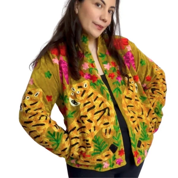 3 Lakshmi Jacket. Color mostaza con tigres de bengala