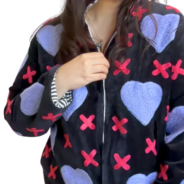 35 Lakshmi Jacket. Color azul marino con corazones