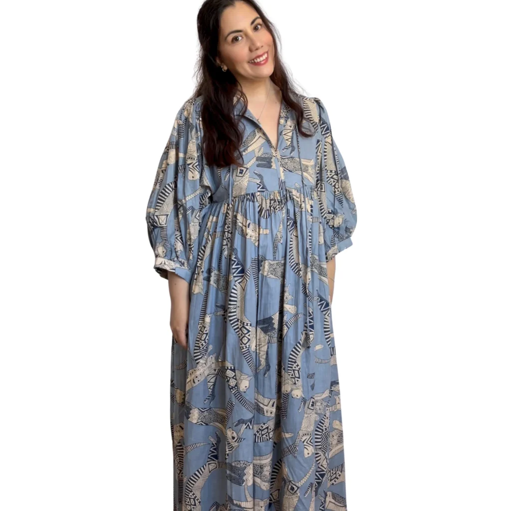 Shakti dress, Color azul acero con gatos