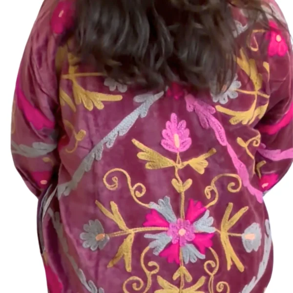 4 Lakshmi Jacket. Color frambuesa con flores