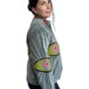 47 Lakshmi Jacket. Color sage con ojo protector