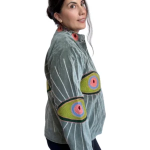 Lakshmi Jacket. Color sage con ojo protector