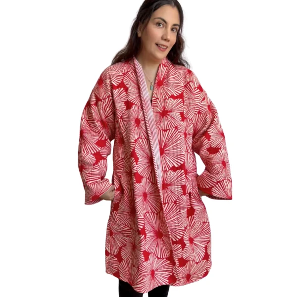 Selene Jacket, Color rojo brillante con flores